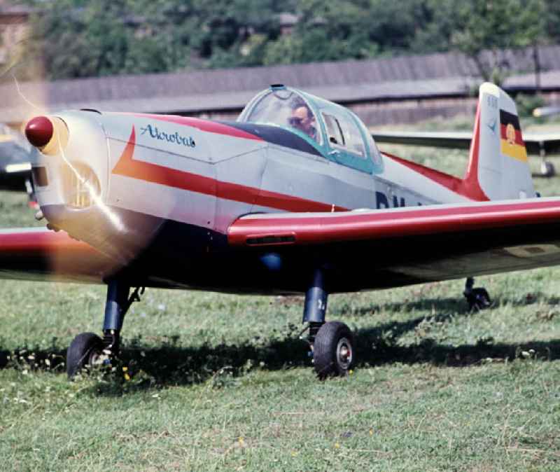 Training and motor aircraft of the typeZlin 526 ' Akrobat ' in Oppin, Saxony-Anhalt on the territory of the former GDR, German Democratic Republic