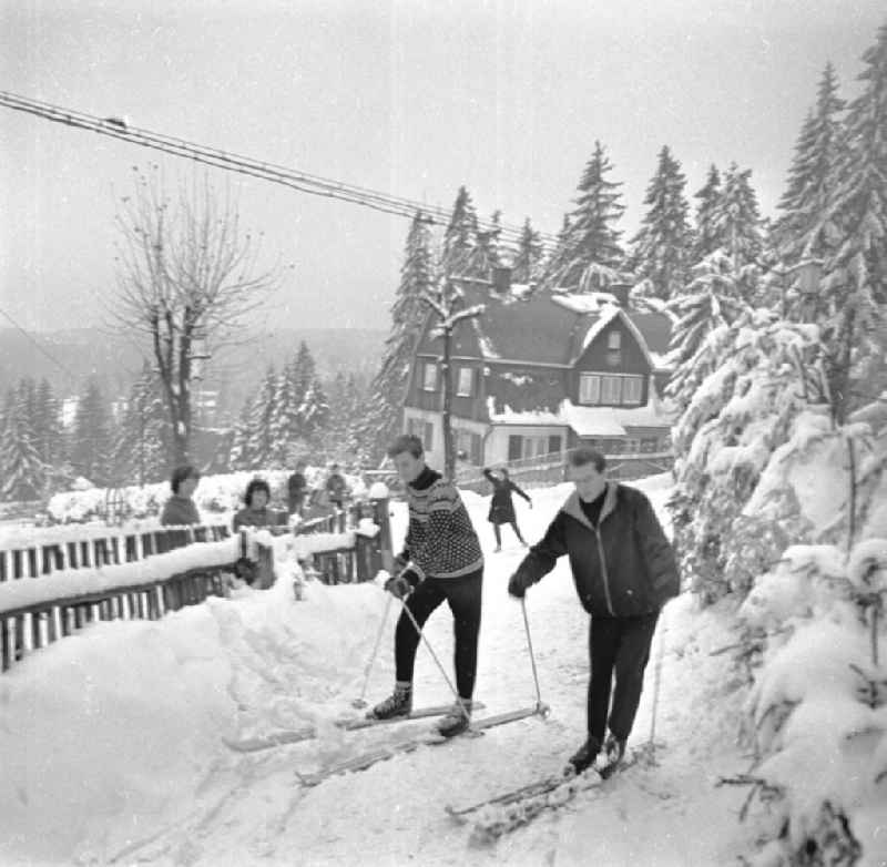 Winter im Osterzgebirge
November 1965

Umschlagsnr.: 1965-58