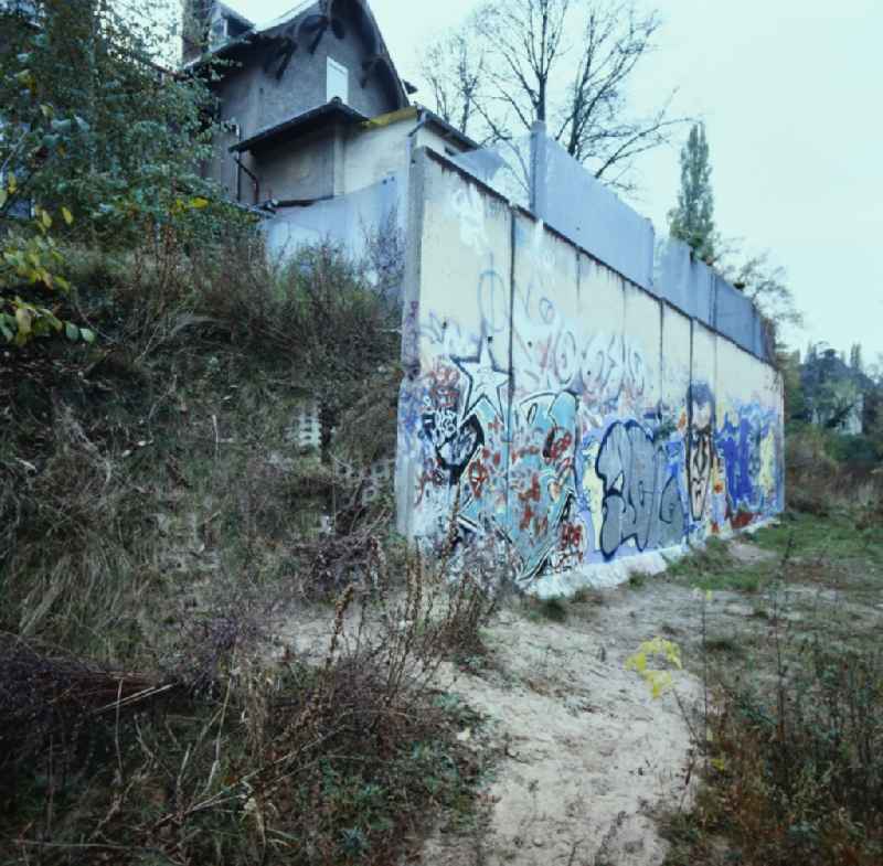 Border security fortifications on Virchowstrasse to the shore of the Griebnitzsee in the district Babelsberg in Potsdam in the state Brandenburg on the territory of the former GDR, German Democratic Republic