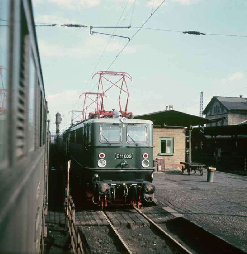 Electric locomotive of the E 11