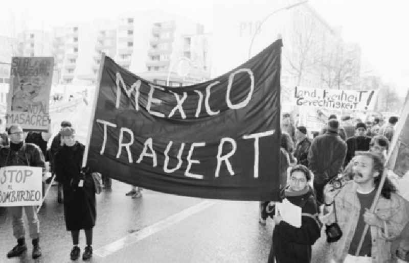 Demonstration gegen Mexico Bombardements
12.1.1994

Umschlagsnr.: 1994-11